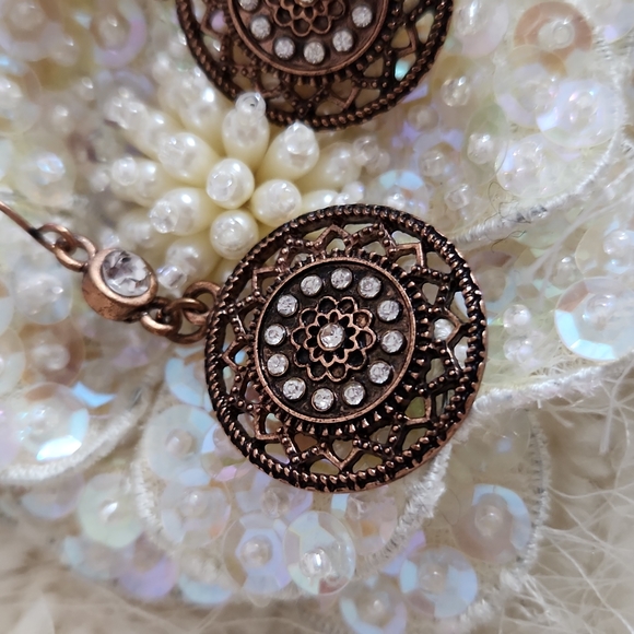 Copper color earrings with clear stones - Picture 4 of 4